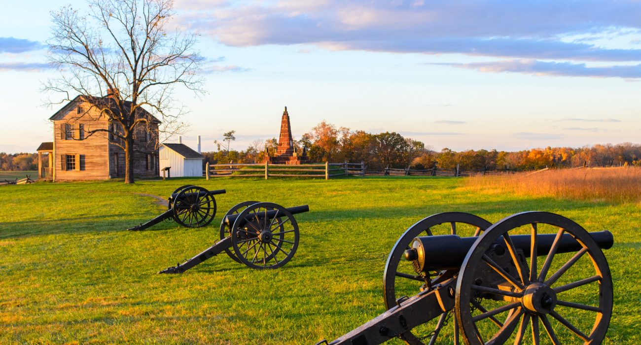 Historic,Henry,House,And,Cannons,At,Manassas,National,Battlefield,Park